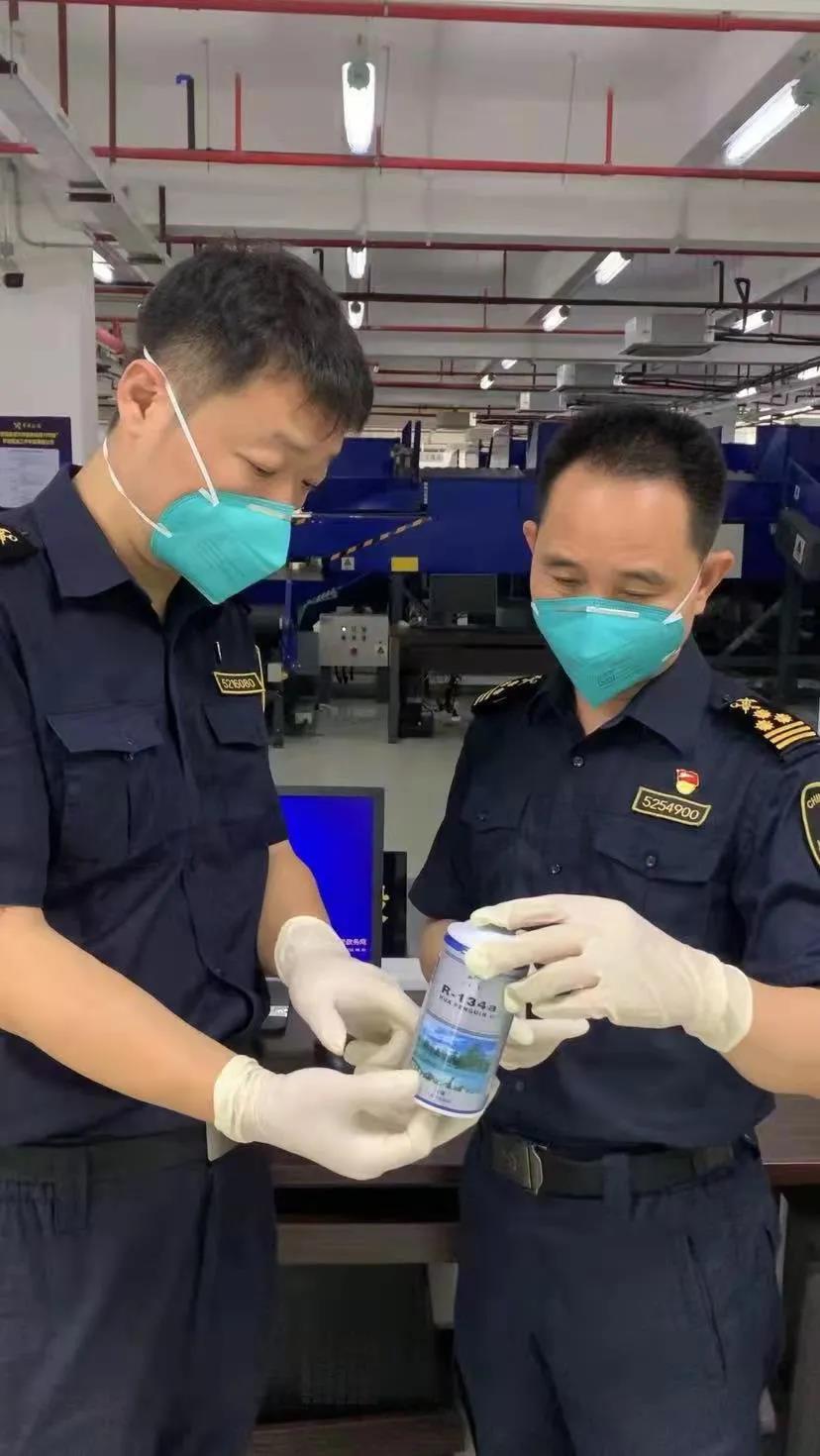 <a href='http://m.jnjinpai.cn' title='危險(xiǎn)品運(yùn)輸' >危險(xiǎn)品運(yùn)輸</a>